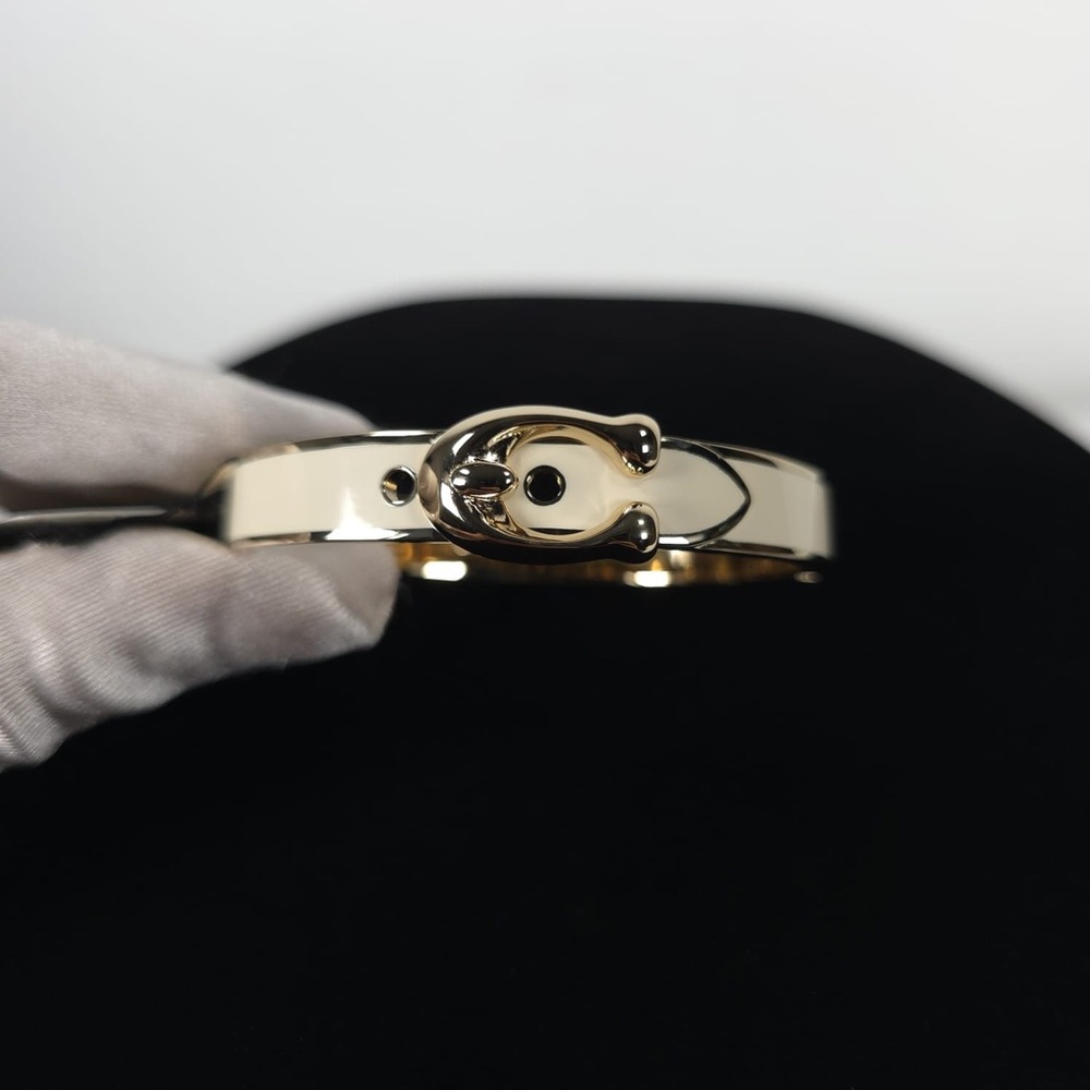 NWT COACH Buckle Bangle Bracelet SIGNATURE C Gold Plated & Chalk Enamel Hinged - Picture 5 of 13
